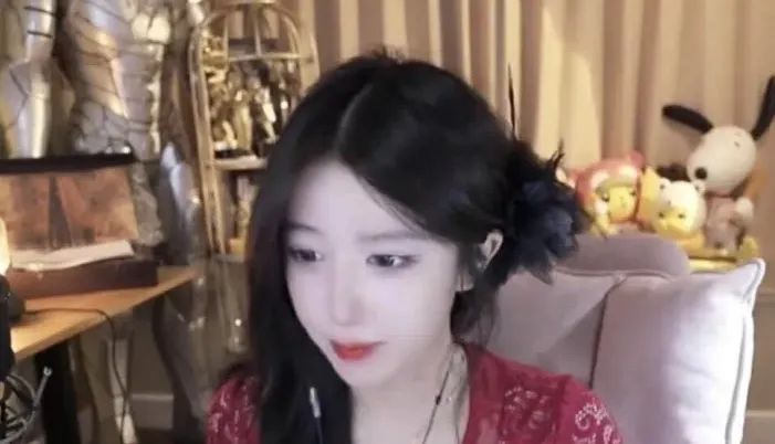 游戏主播称自己长得像港风明星,被同行嘲不要脸,引发网友热议!