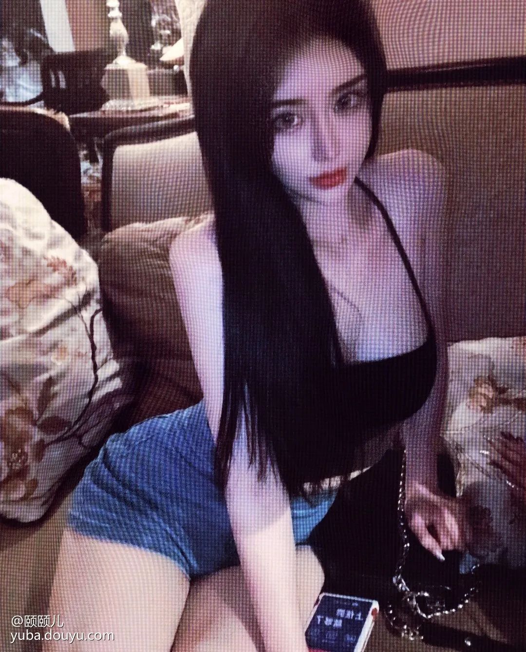 女主播自曝想跟大哥恋爱，无奈大哥无意只想欣赏女主播跳舞，爱情仅维持两天就结束了！