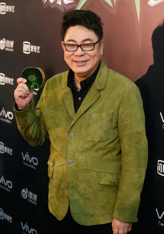 家有儿女演员高亚麟被指家暴出轨,舆论哗然,真相待解!